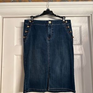 Chico's Knee Length Soft Denim Skirt Size 0.5